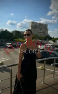 Эскортница София - грудь 2, рост 168 см, вес 56 кг, цвет волос Русые