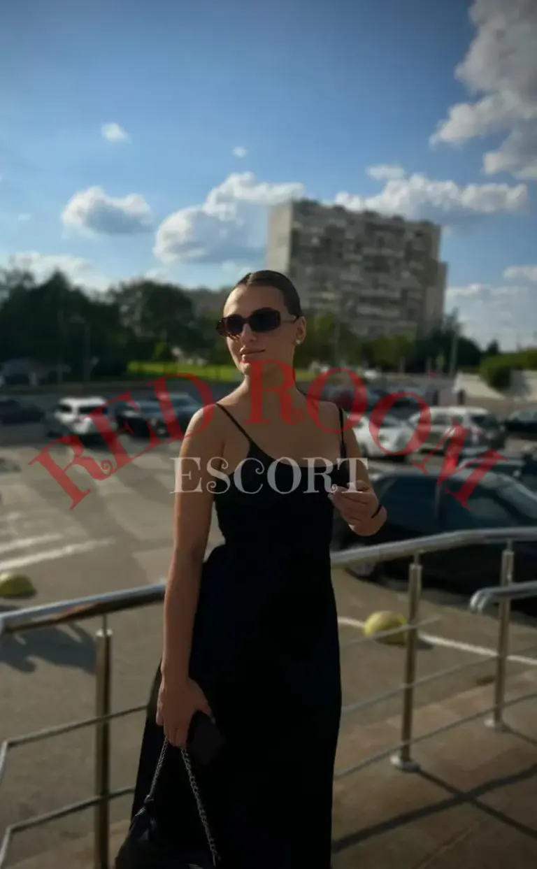 Эскортница София - грудь 2, рост 168 см, вес 56 кг, цвет волос Русые