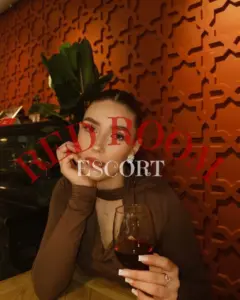 Эскортница Марианна - грудь 2, рост 180 см, вес 66 кг, цвет волос Русые