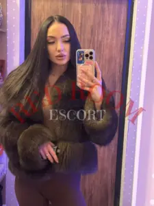 Эскортница Регина - грудь 2, рост 170 см, вес 59 кг, цвет волос Русые