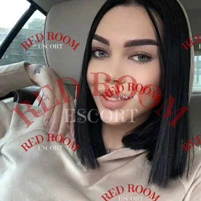 Эскортница Изабелла - грудь 3, рост 170 см, вес 50 кг, цвет волос Брюнетки