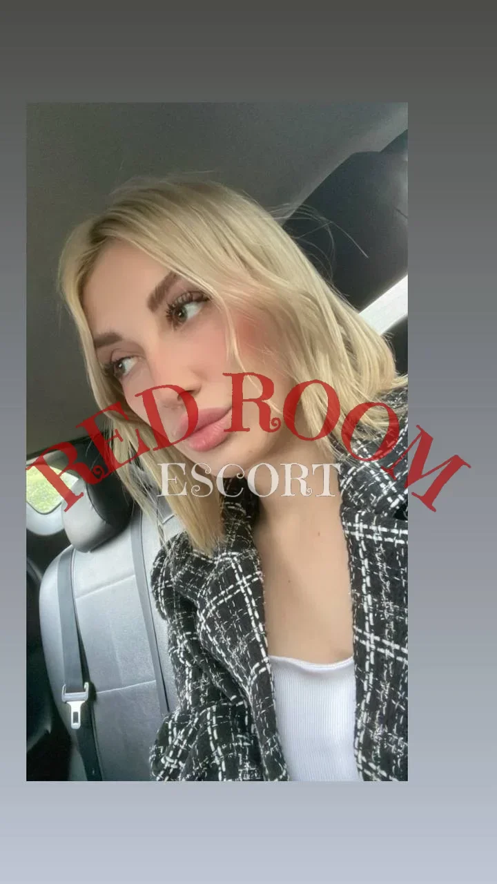 Эскортница Тиффани - грудь 2, рост 168 см, вес 59 кг, цвет волос Шатенки