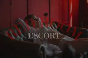 Эскортница Маша - грудь 1.5, рост 170 см, вес 51 кг, цвет волос Блондинки