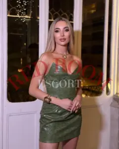 Эскортница Перси - грудь 2, рост 180 см, вес 60 кг, цвет волос Шатенки