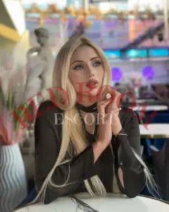 Эскортница Ирина - грудь 3, рост 168 см, вес 59 кг, цвет волос Блондинки, этничность Европейская