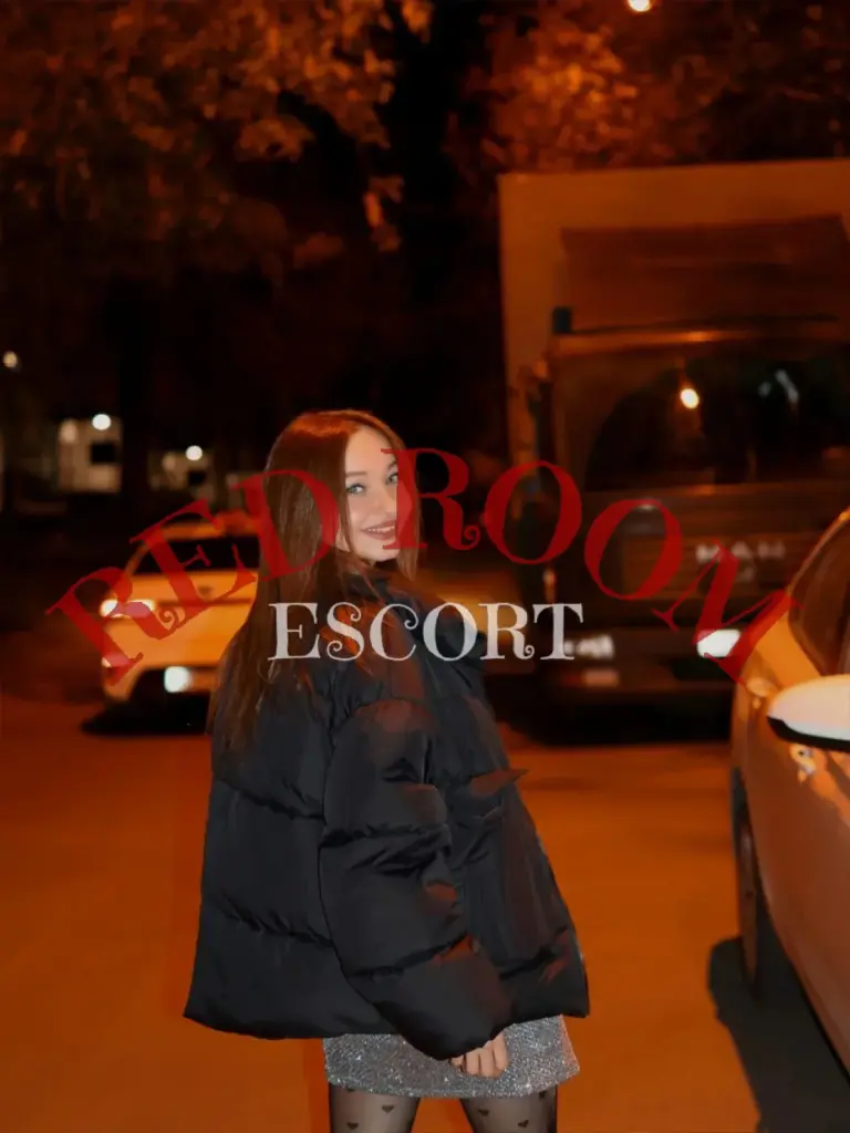 Эскортница Фрея - грудь 2, рост 160 см, вес 47.5 кг, цвет волос Блондинки