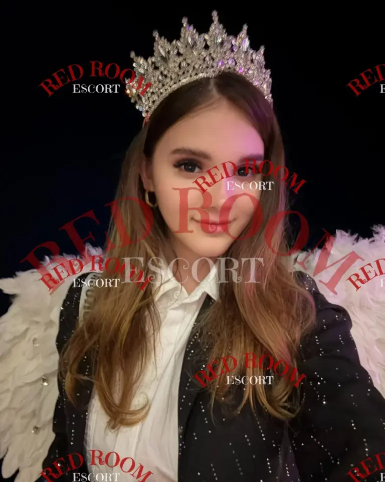 Эскортница Снежана - грудь 2.5, рост 170 см, вес 54 кг, цвет волос Шатенки