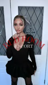 Эскортница Августина - грудь 2, рост 168 см, вес 49 кг, цвет волос Брюнетки