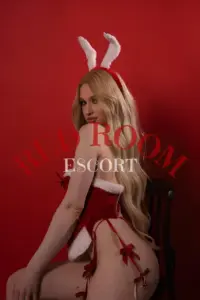 Эскортница Долли - грудь 2.5, рост 171 см, вес 57 кг, цвет волос Блондинки