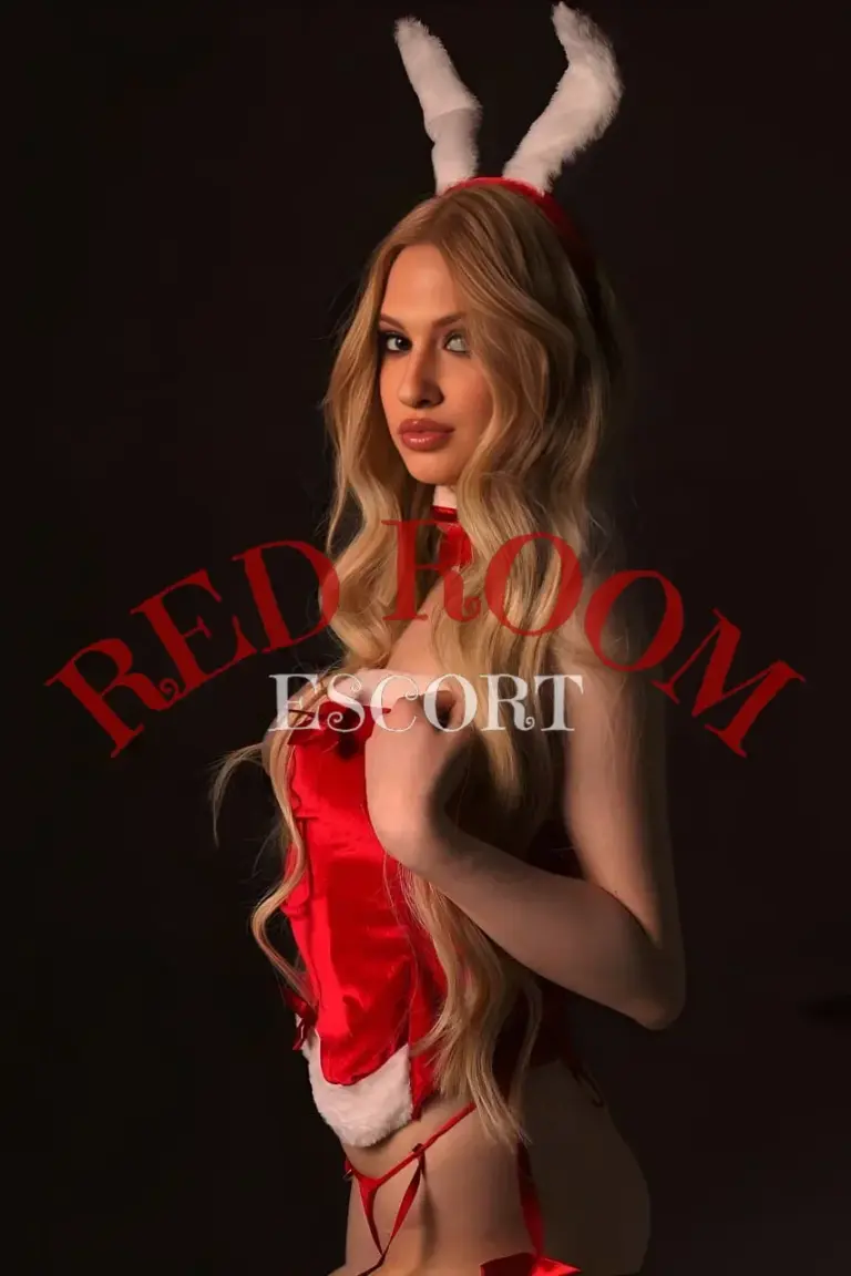 Эскортница Долли - грудь 2.5, рост 171 см, вес 57 кг, цвет волос Блондинки