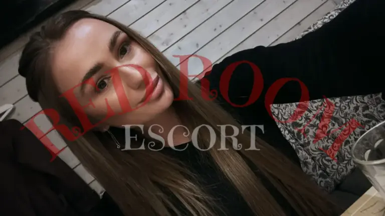 Эскортница Стейси - грудь 3, рост 164 см, вес 56 кг, цвет волос Блондинки