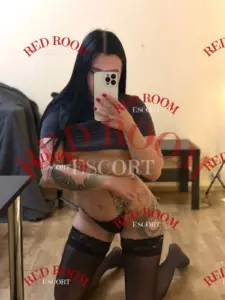 Эскортница Ясмин - грудь 1, рост 155 см, вес 54 кг, цвет волос Брюнетки