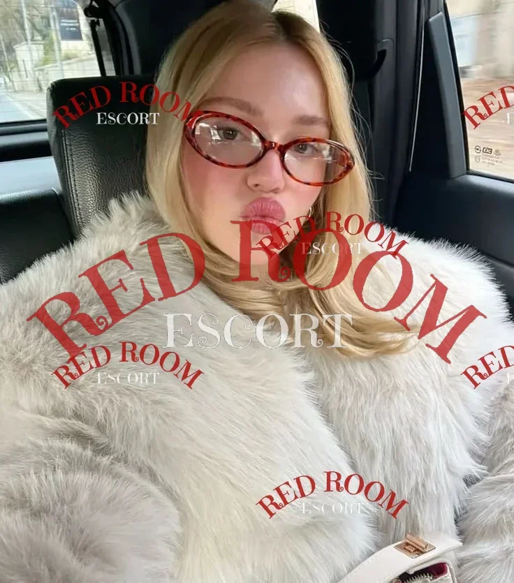 Эскортница Миранда - грудь 3, рост 168 см, вес 72 кг, цвет волос Брюнетки