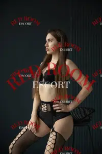 Эскортница Лола - грудь 2, рост 168 см, вес 52 кг, цвет волос Шатенки