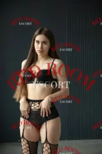 Эскортница Лола - грудь 2, рост 168 см, вес 52 кг, цвет волос Шатенки