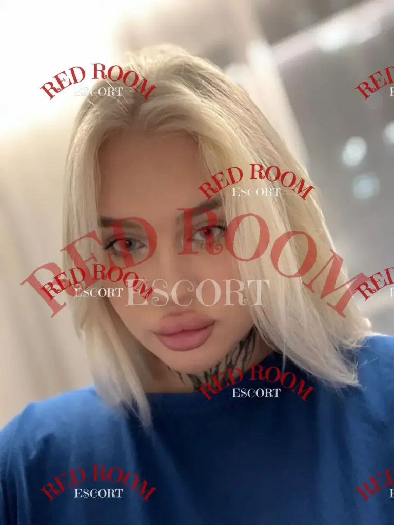 Эскортница Миранда - грудь 3, рост 168 см, вес 72 кг, цвет волос Брюнетки