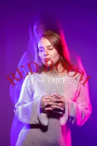 Эскортница Слава - грудь 3, рост 170 см, вес 65 кг, цвет волос Шатенки