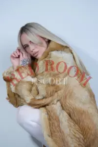 Эскортница Дейзи - грудь 1, рост 170 см, вес 50 кг, цвет волос Шатенки