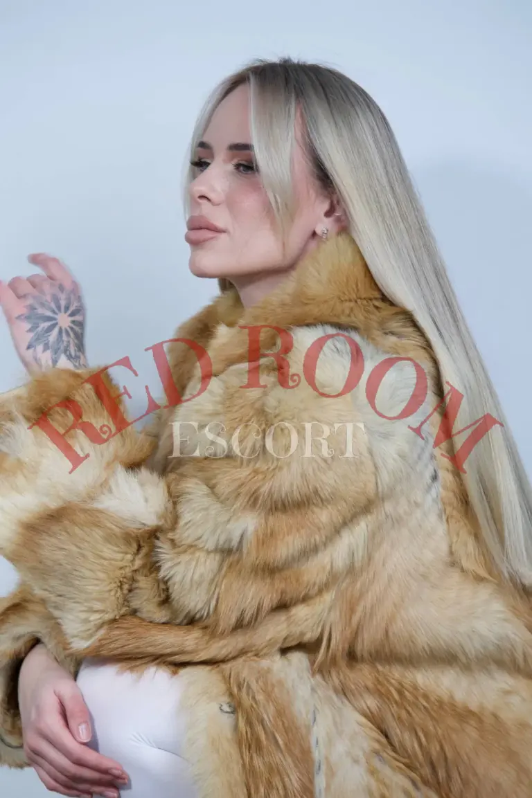 Эскортница Дейзи - грудь 1, рост 170 см, вес 50 кг, цвет волос Шатенки