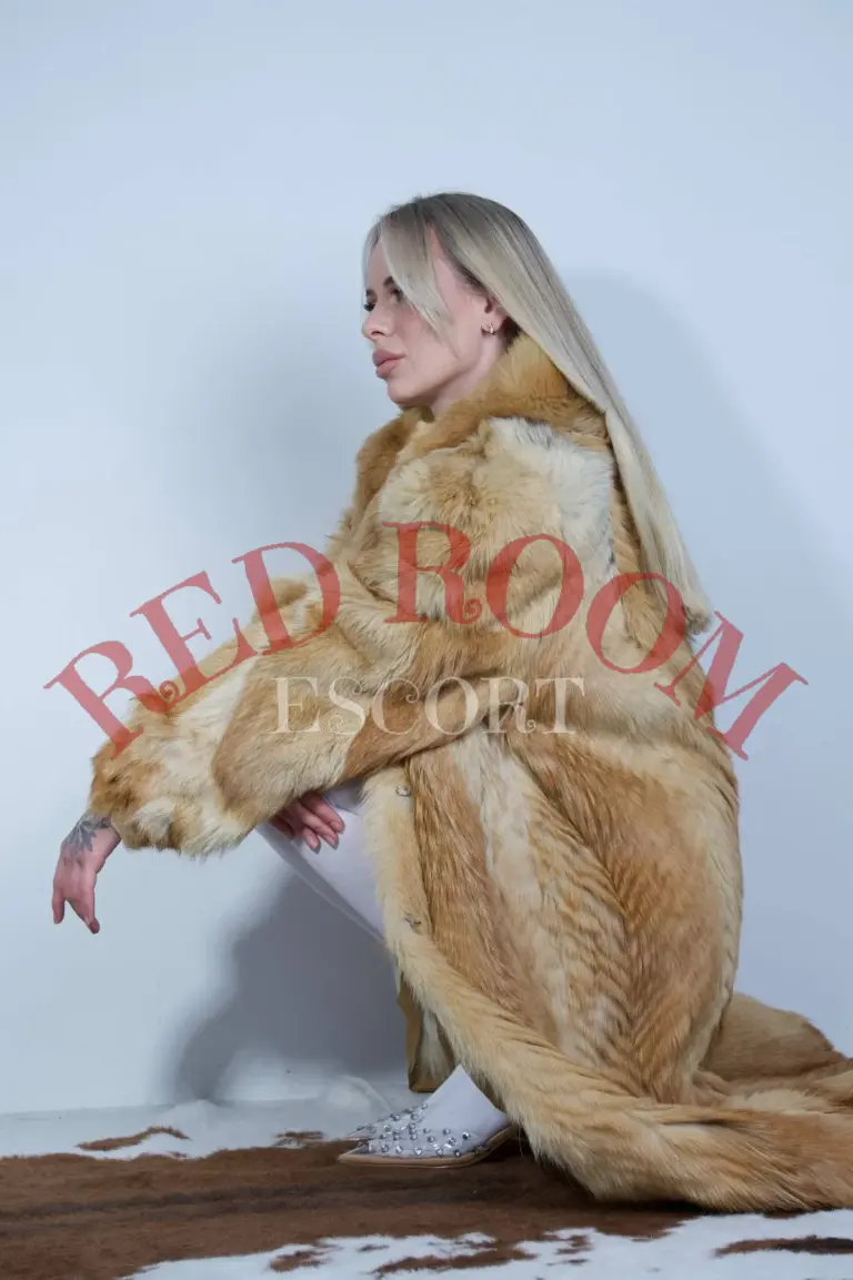 Эскортница Дейзи - грудь 1, рост 170 см, вес 50 кг, цвет волос Шатенки