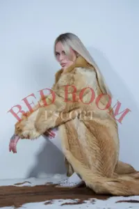 Эскортница Дейзи - грудь 1, рост 170 см, вес 50 кг, цвет волос Шатенки
