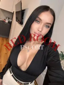 Эскортница Алика - грудь 3, рост 157 см, вес 49 кг, цвет волос Брюнетки, этничность Европейская