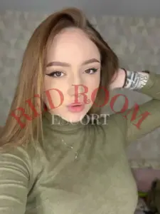 Эскортница Регина - грудь 2, рост 170 см, вес 59 кг, цвет волос Русые