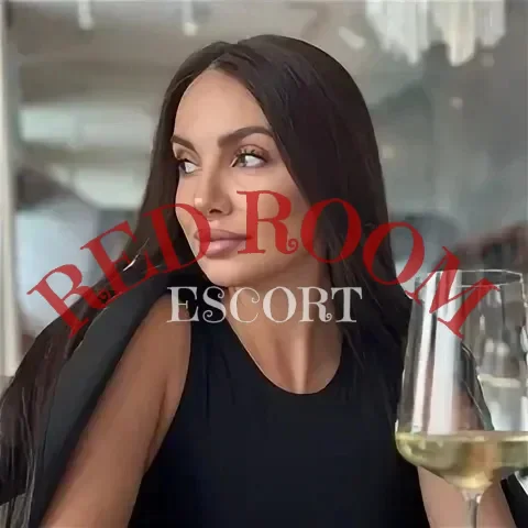Эскортница Рита - грудь 2.5, рост 165 см, вес 45 кг, цвет волос Брюнетки