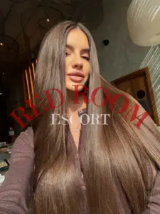 Эскортница Рокси - грудь 3, рост 170 см, вес 52 кг, цвет волос Русые