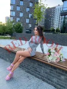 Эскортница Рита - грудь 2.5, рост 165 см, вес 45 кг, цвет волос Брюнетки