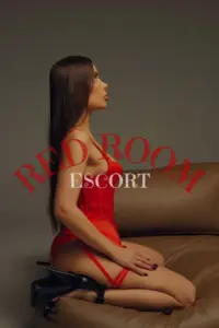 Эскортница Рита - грудь 2.5, рост 165 см, вес 45 кг, цвет волос Брюнетки
