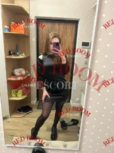 Эскортница Регина - грудь 2, рост 170 см, вес 59 кг, цвет волос Русые