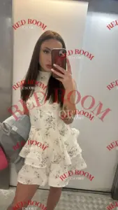 Эскортница Регина - грудь 2, рост 170 см, вес 59 кг, цвет волос Русые